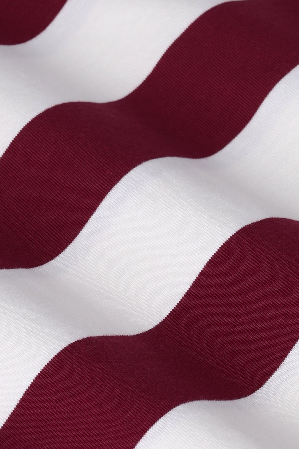 Donkerrood t-shirt met strepen