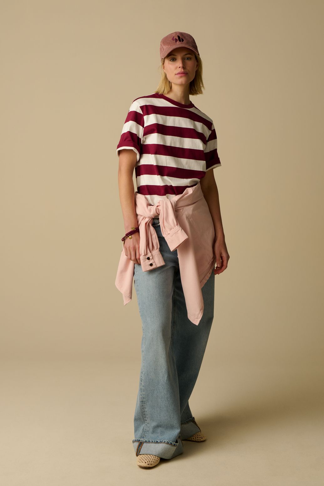 Donkerrood t-shirt met strepen