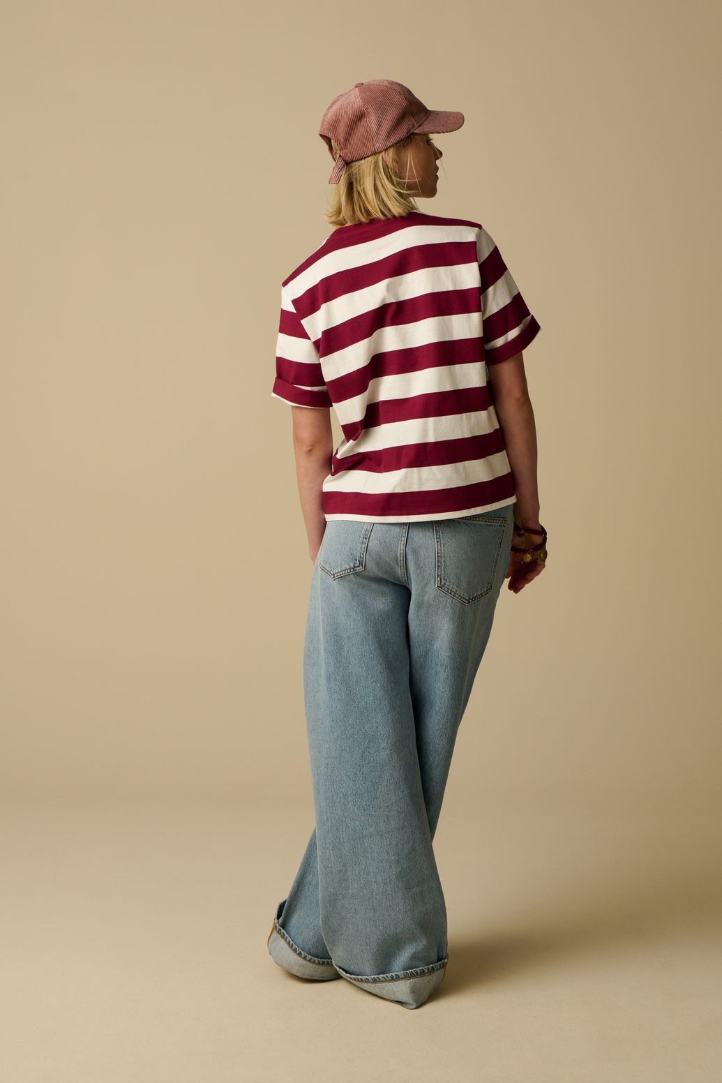 Donkerrood t-shirt met strepen