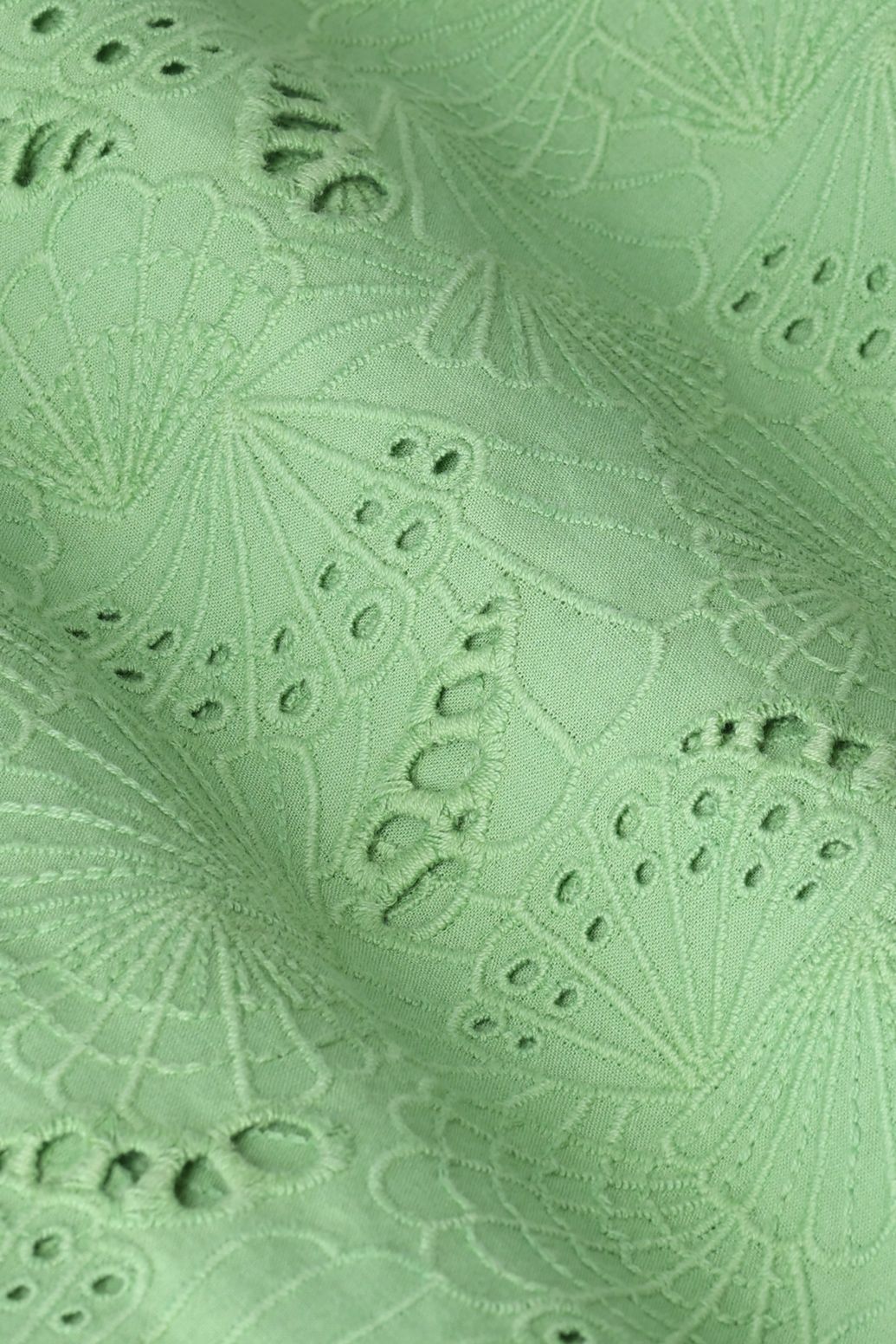 Groene blouse met broderie