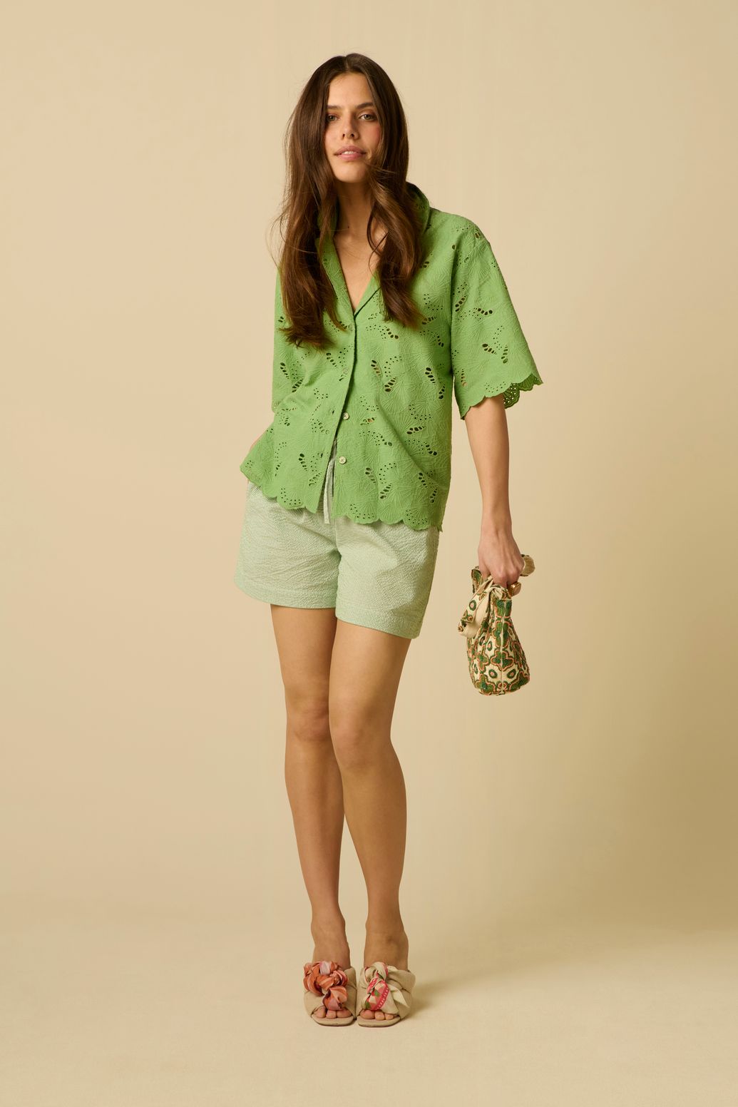 Groene blouse met broderie