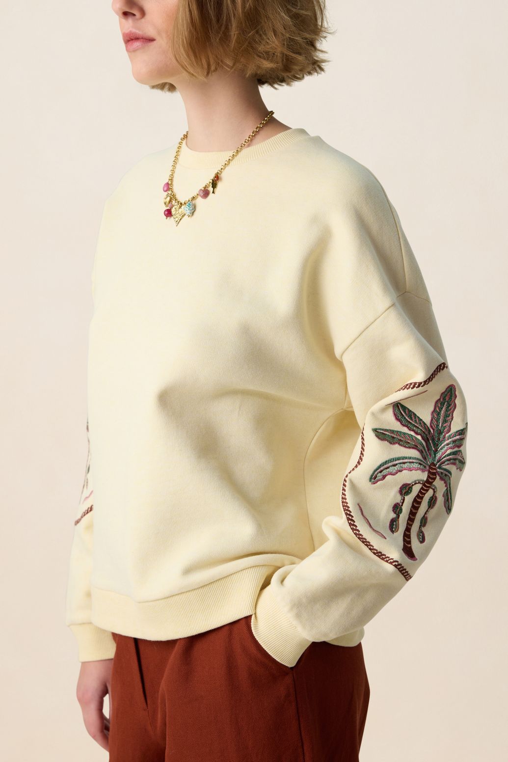 Sweat avec broderies - jaune clair