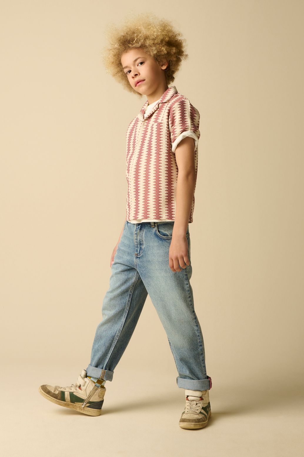 Donkerrode gehaakt overhemd