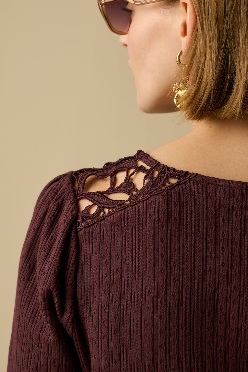 T-Shirt mit Ajour-Details - dunkelbraun