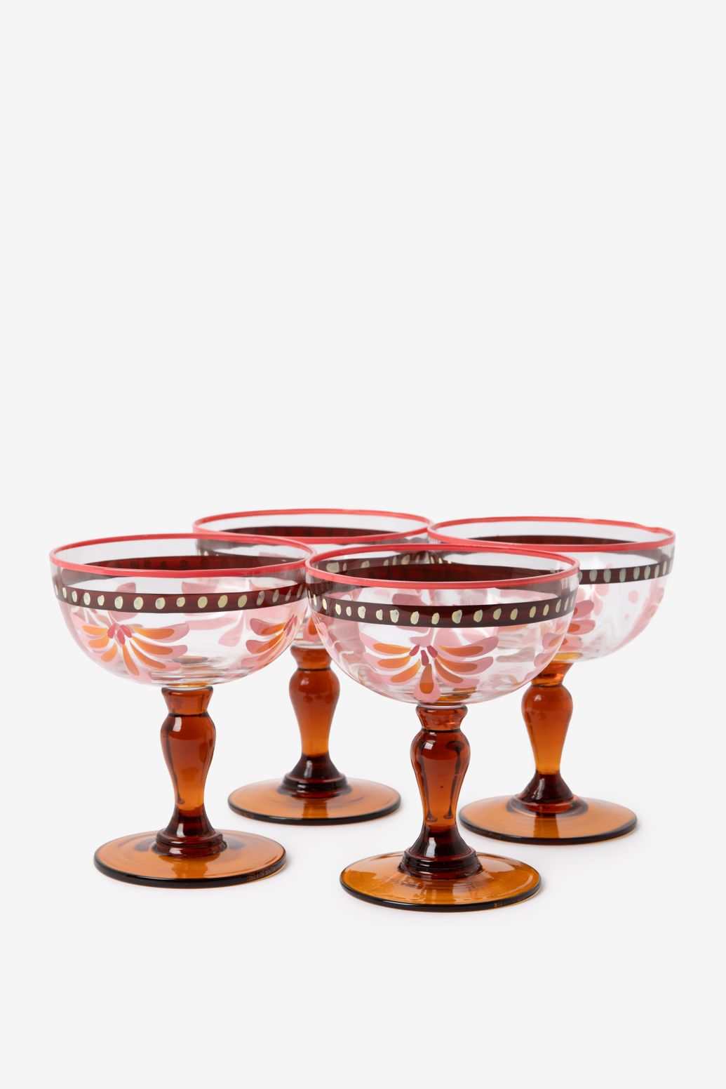 Lichtoranje champagneglazen met bloemen