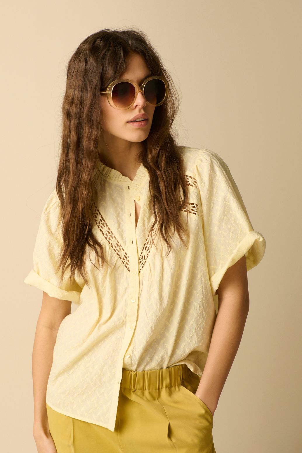 Blouse avec broderie - jaune clair