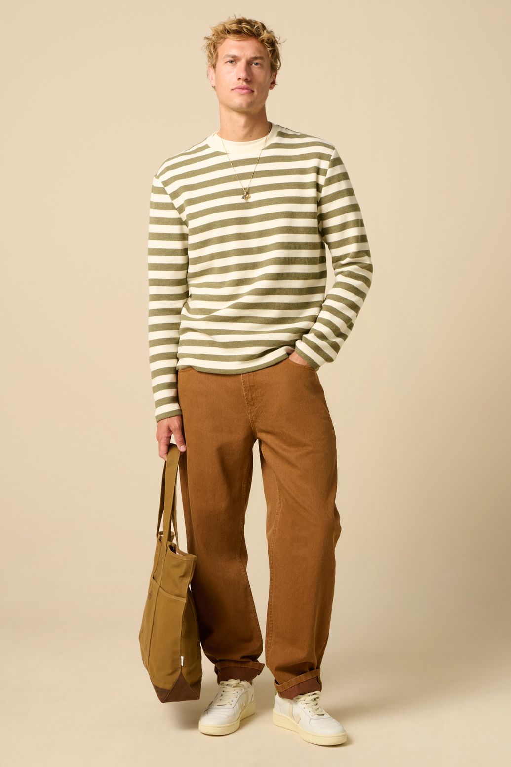 Loose Fit Jeans mit mittelhoher Taille - braun
