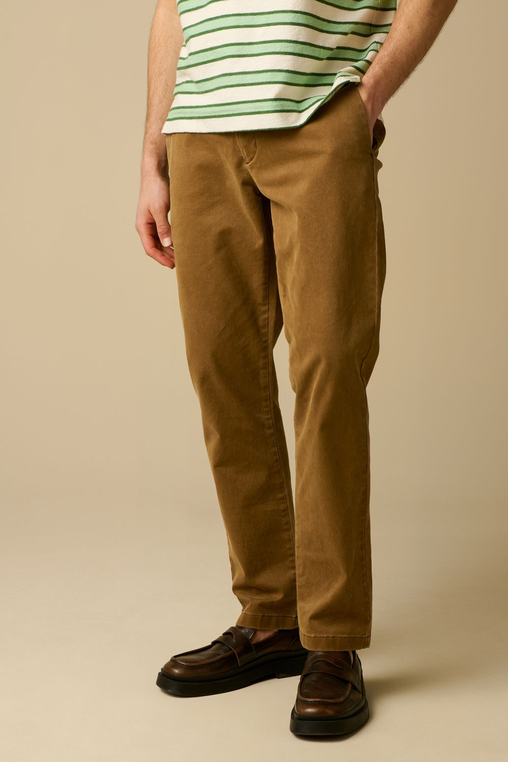 Bruine chino