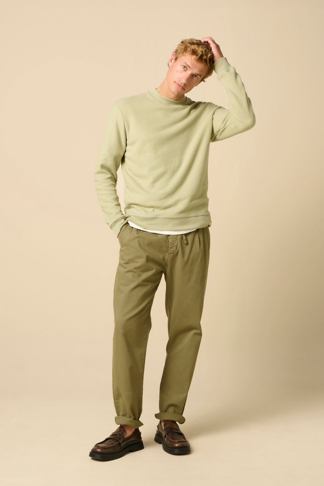 Chino mit mittelhoher Taille - grün