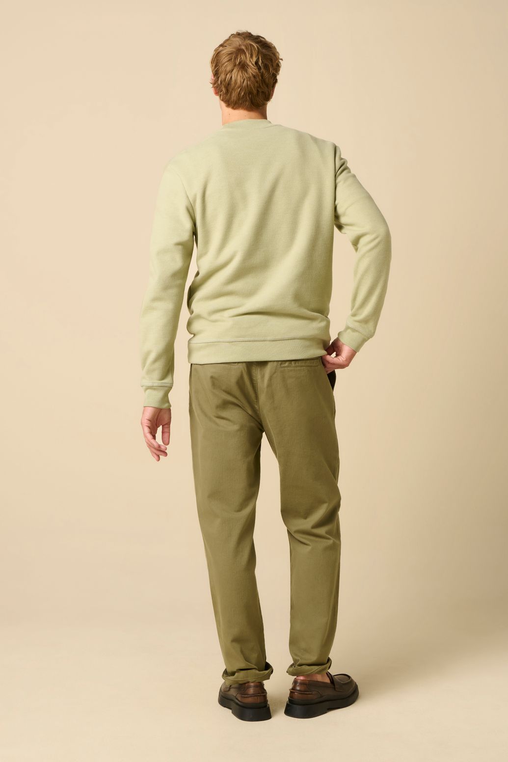 Chino mit mittelhoher Taille - grün