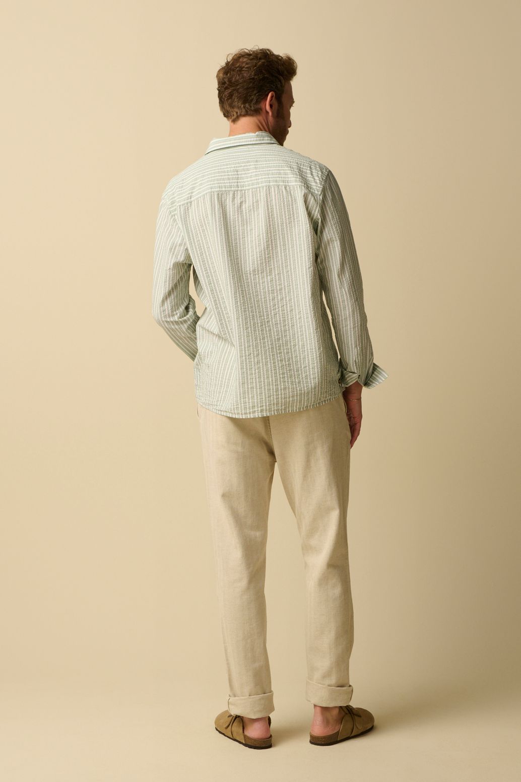 Donkergroen gestreept overhemd