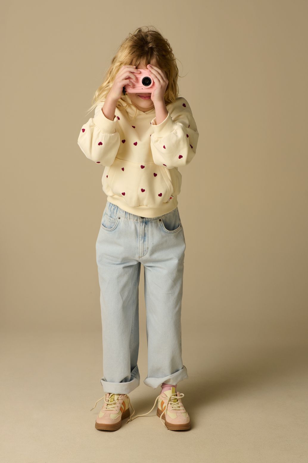 Witte hoodie met hartjes embroidery