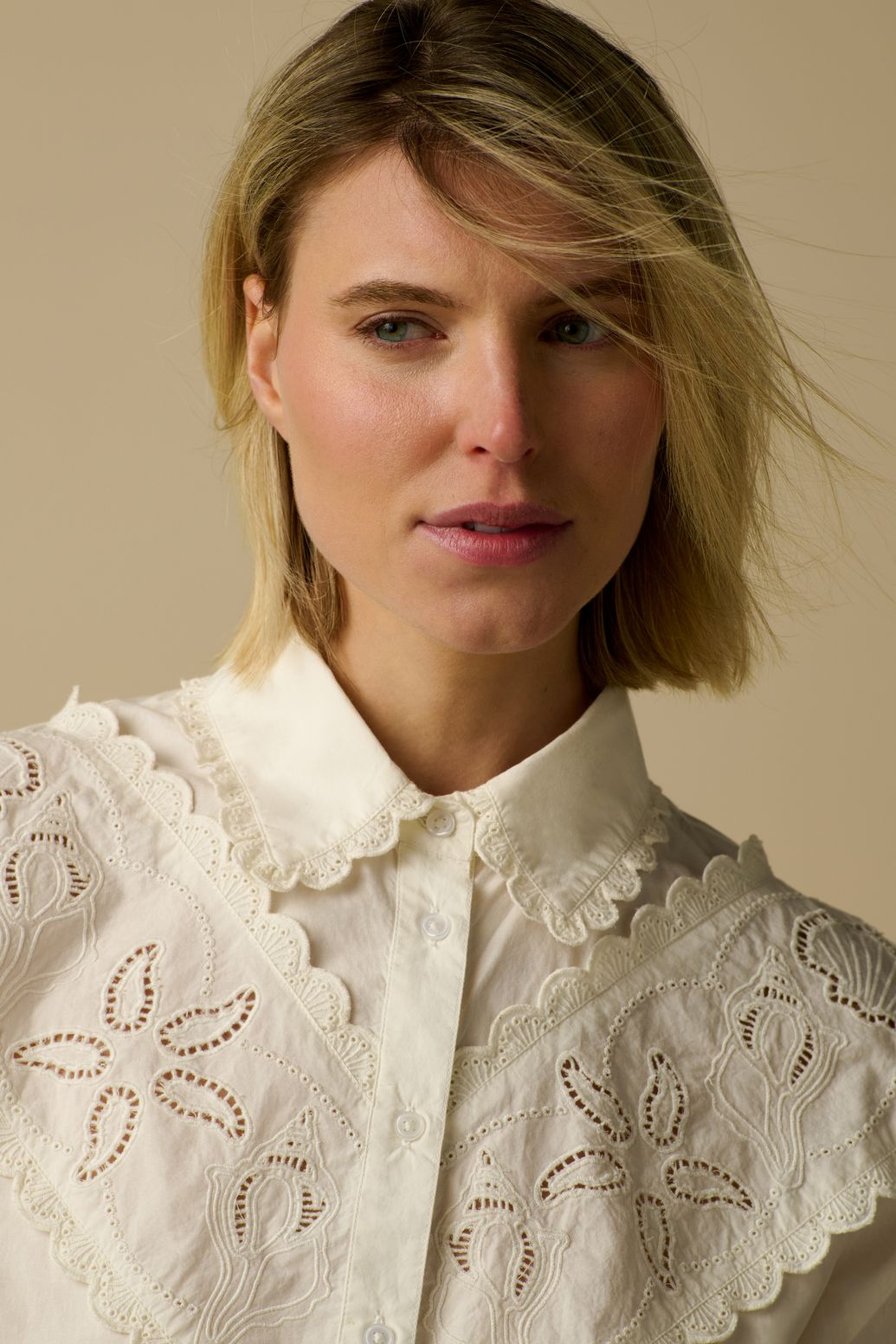 Witte blouse met embroidery