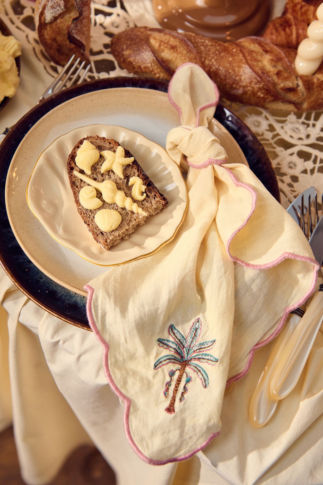 Lichtgele reactive glaze ontbijtbord