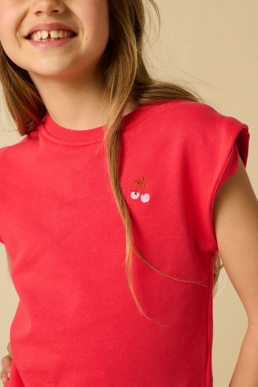 Ärmelloser Sweater mit Stickerei-Detail - rot