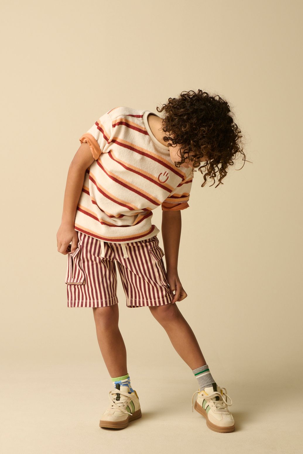 Gestreifte Twill-Shorts - dunkelrot