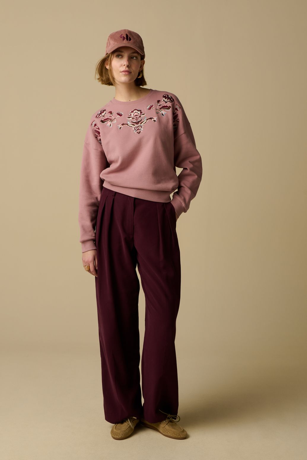 Sweat avec broderies - rose