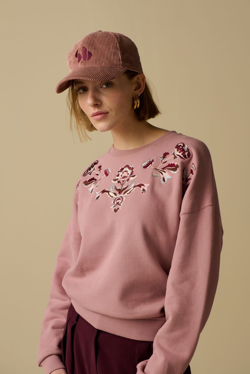 Sweat avec broderies - rose