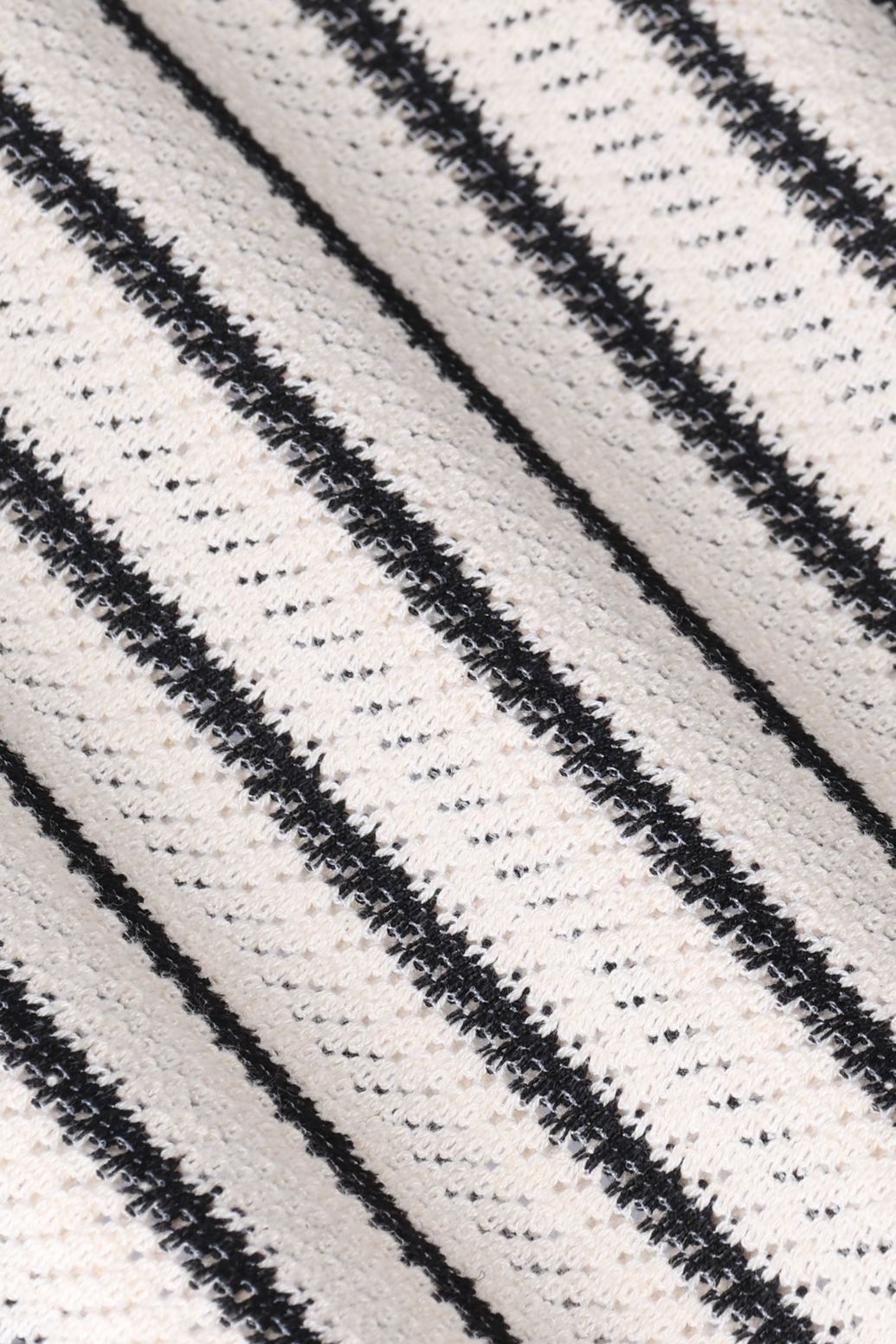 Gestreifte Strickjacke - weiß