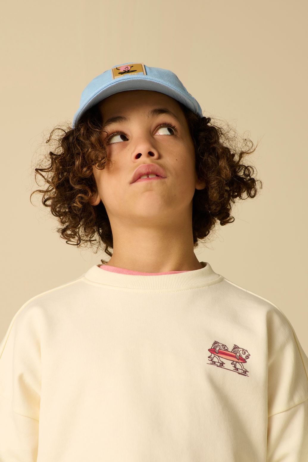 Witte sweater met artwork