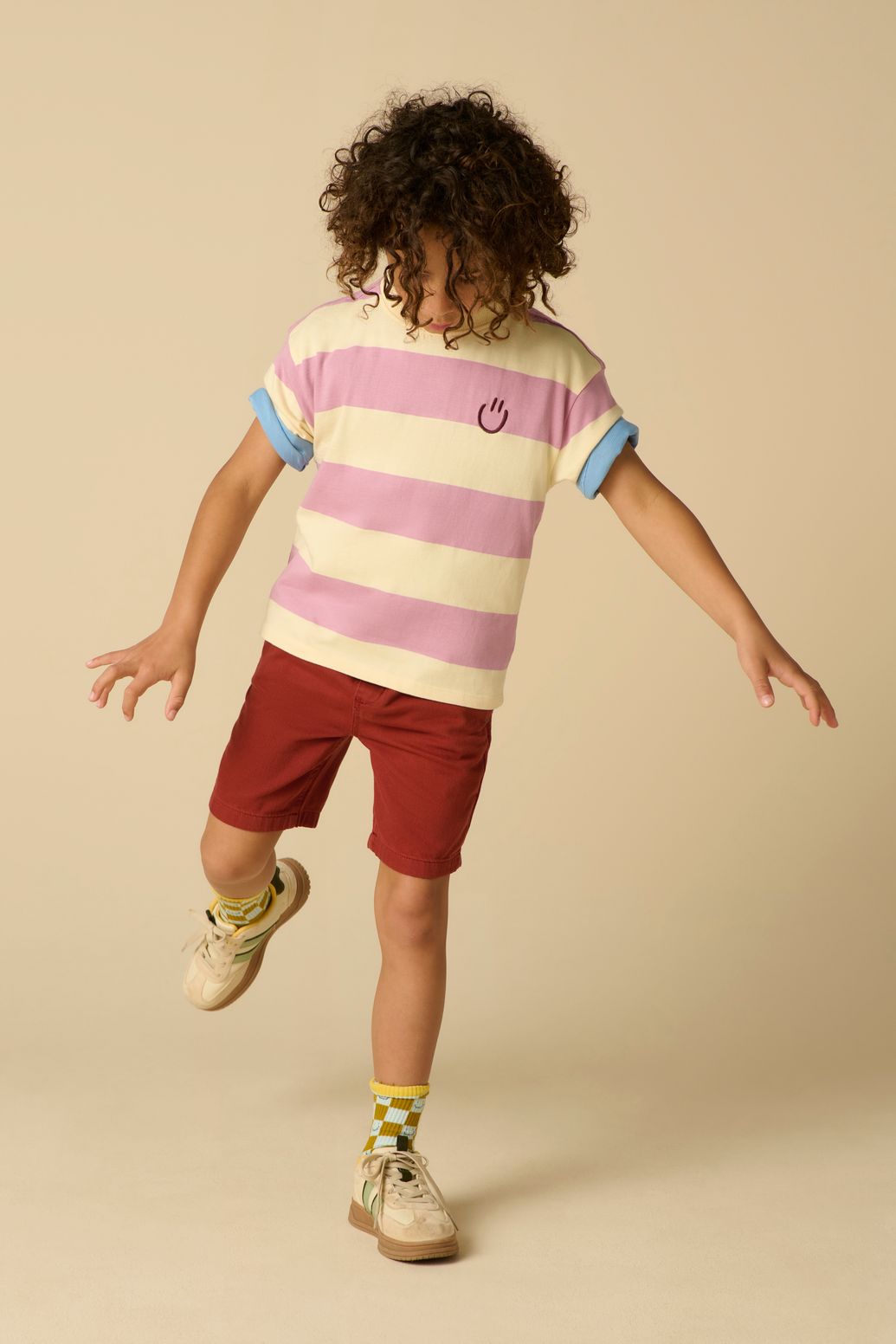 Gestreiftes T-Shirt mit Smiley - lila