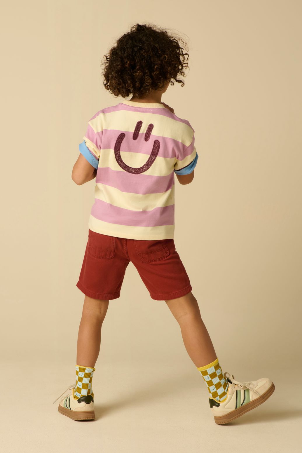 Gestreiftes T-Shirt mit Smiley - lila