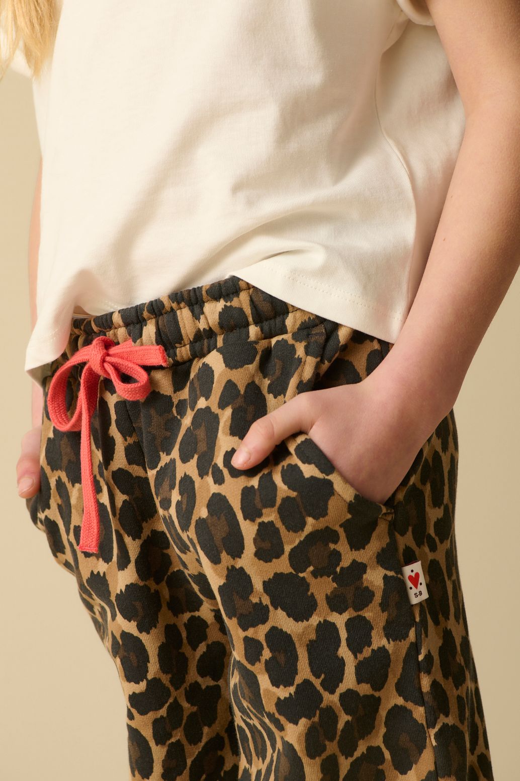 Pantalon de survêtement jambes larges avec imprimé léopard - marron