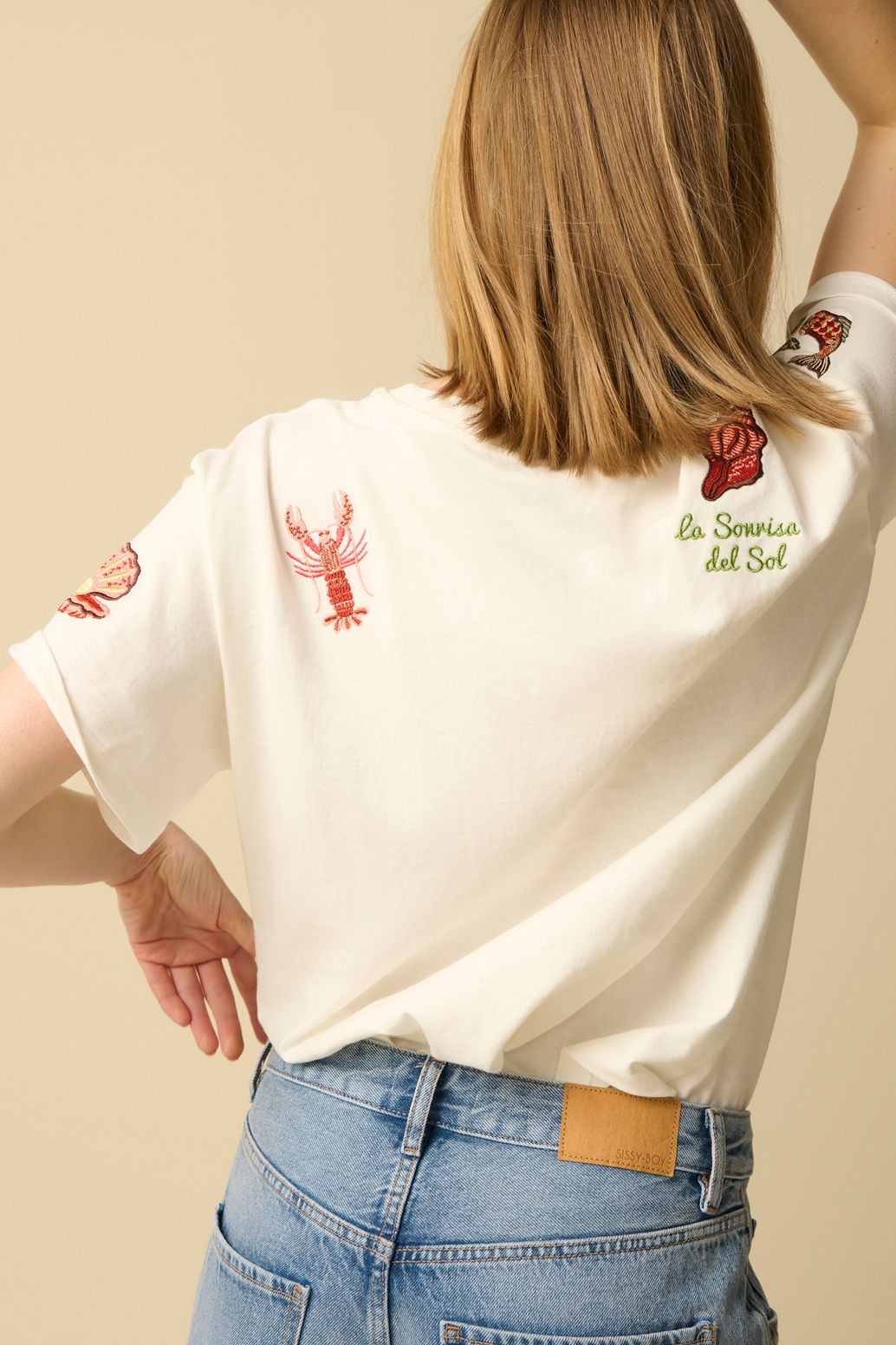 T-Shirt mit Stickerei - weiß