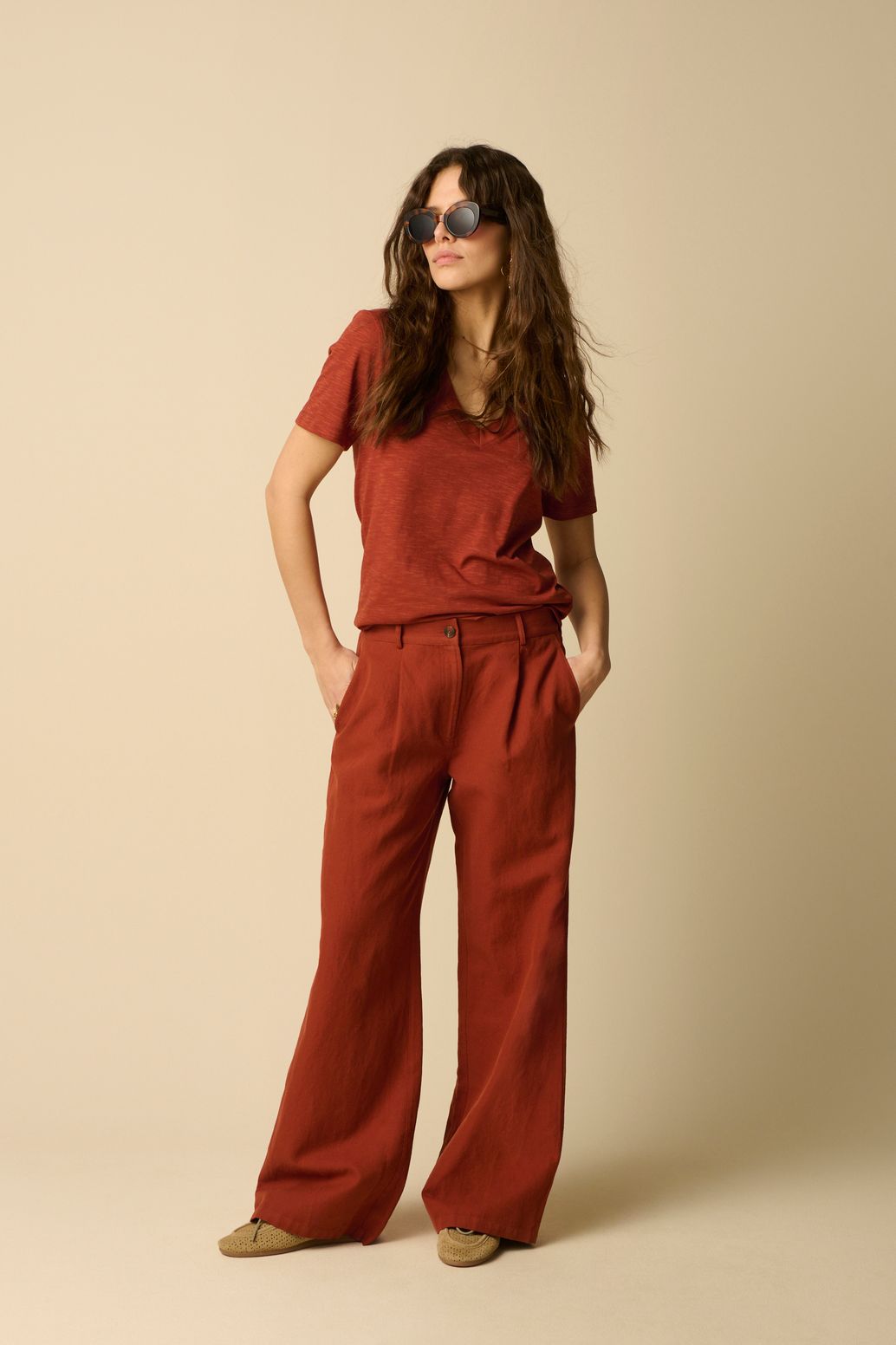 T-shirt col V - rouge foncé