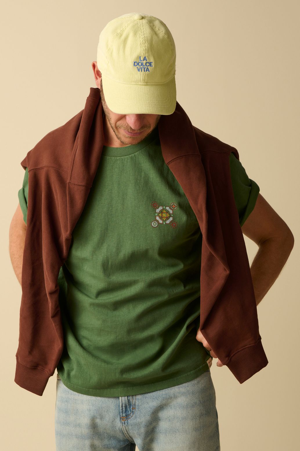 Donkergroen T-shirt met artwork