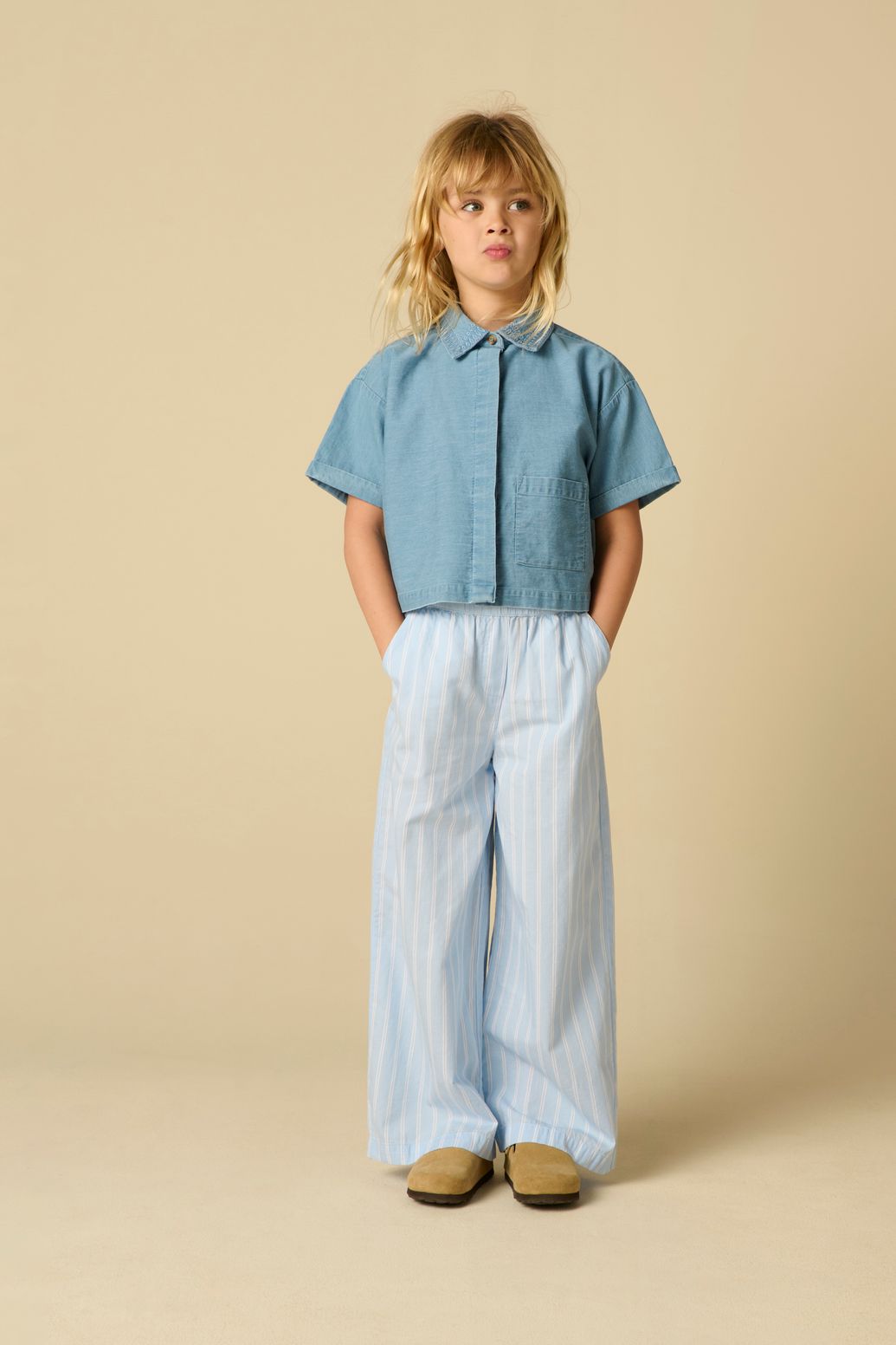 Lichtblauwe wide leg broek met strepen