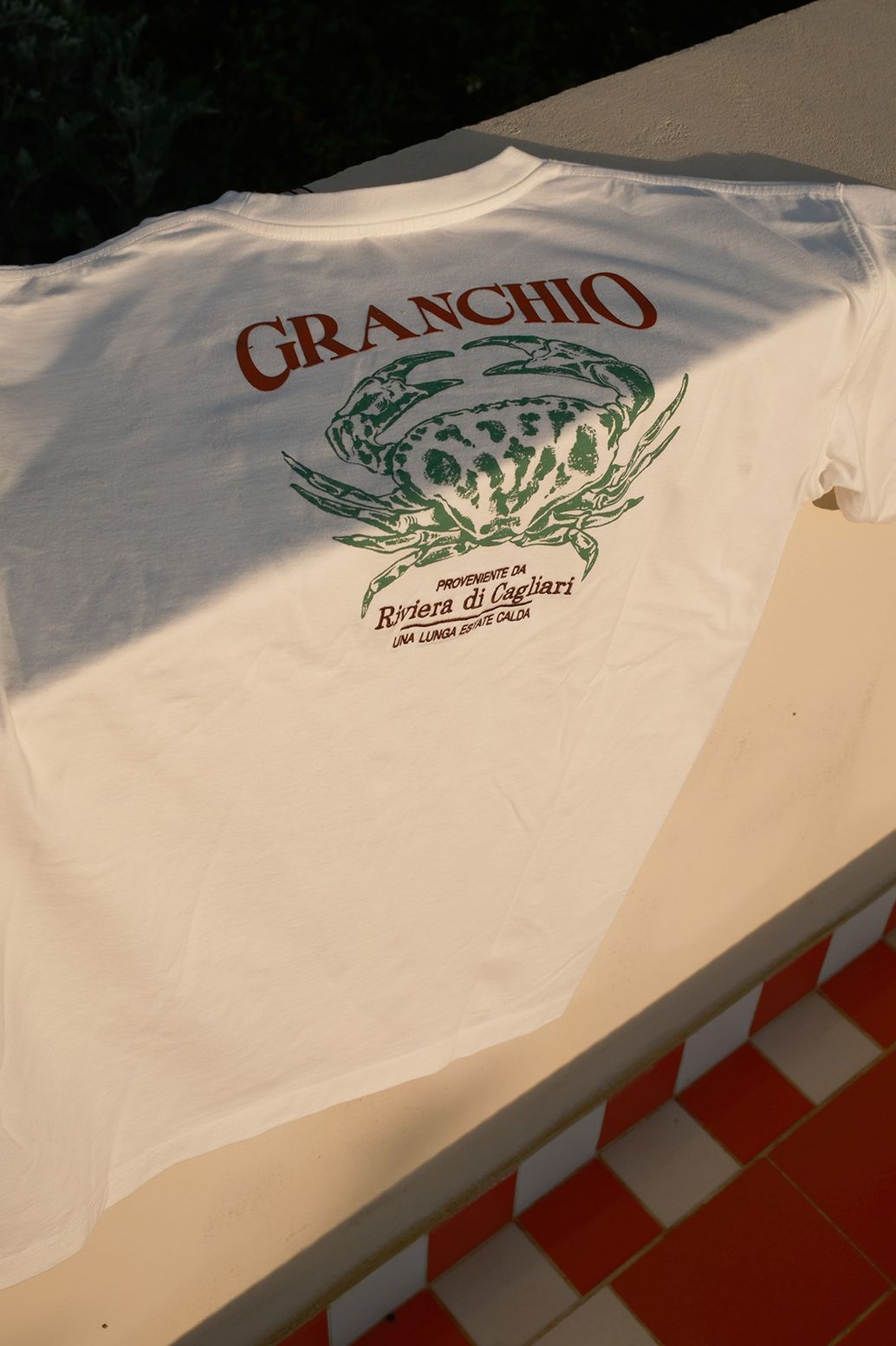 T-Shirt mit Artwork-Print - weiß