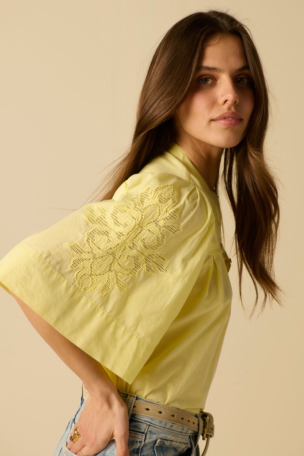 Lichtgele blouse met embroidery