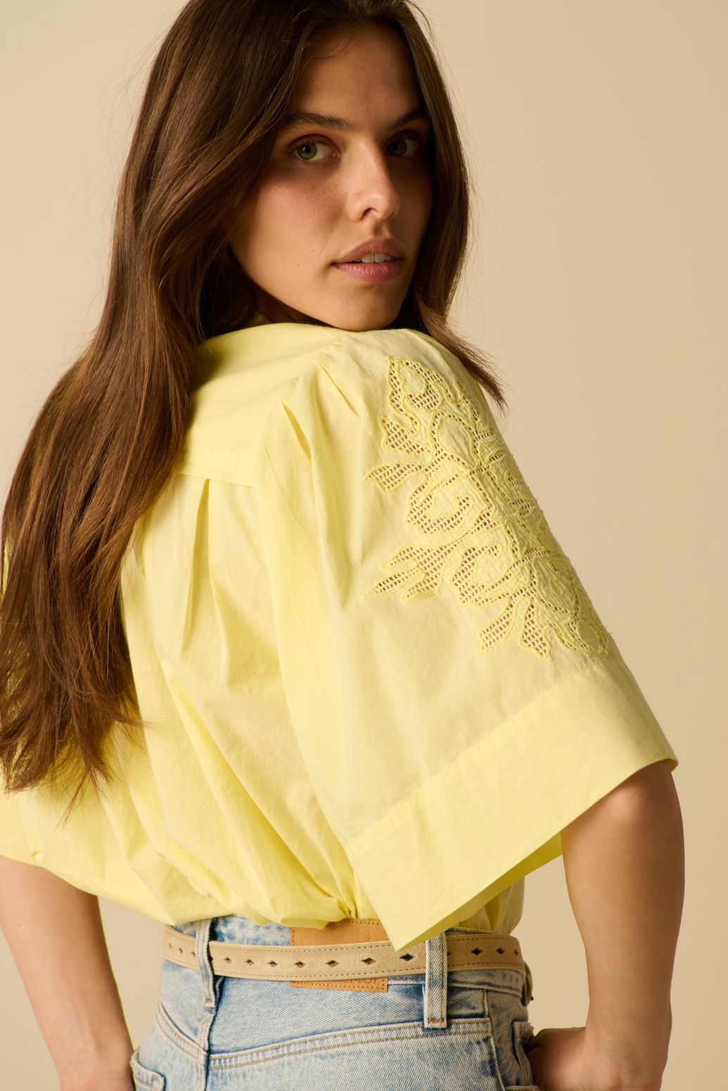 Lichtgele blouse met embroidery