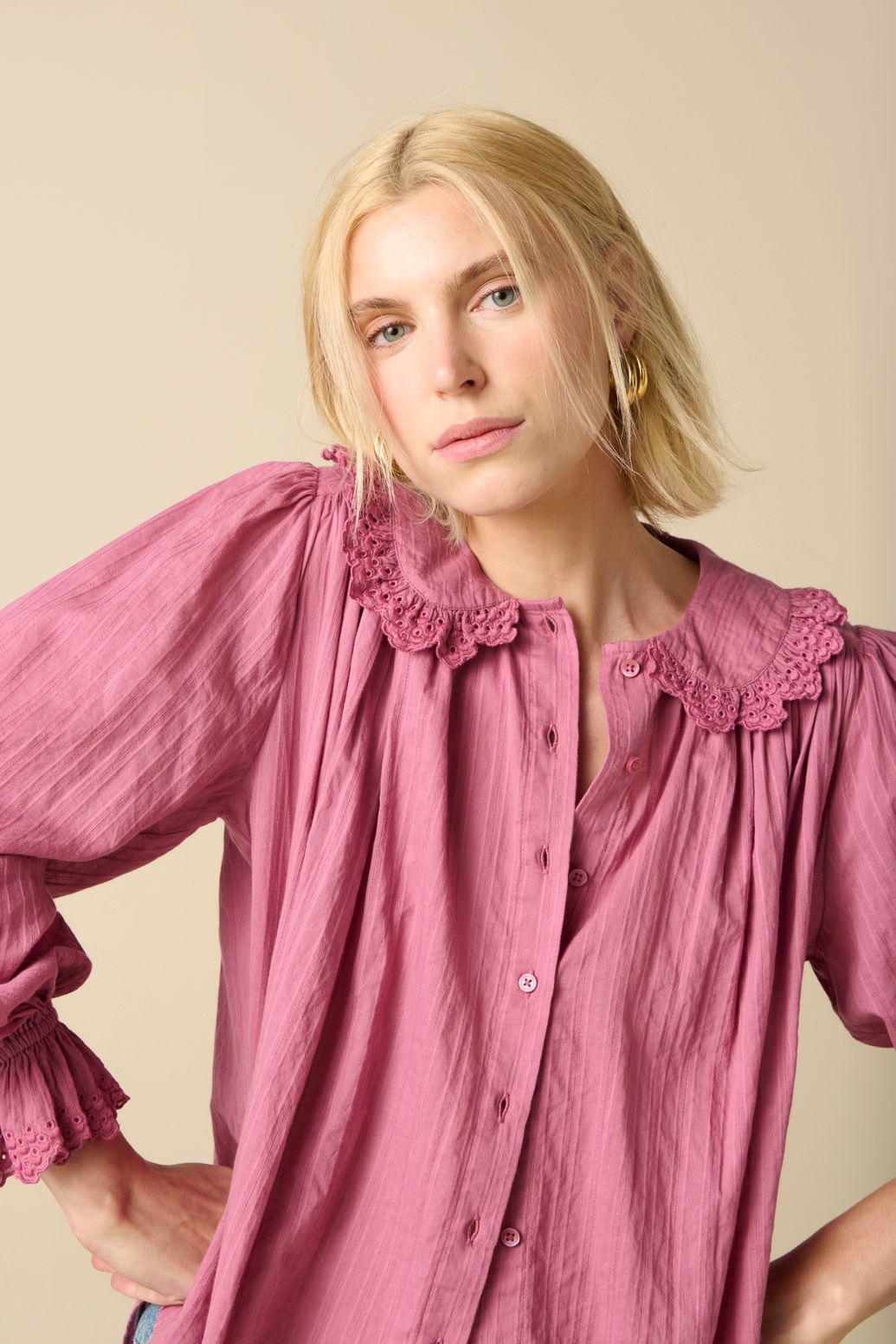 Paarse blouse met kant