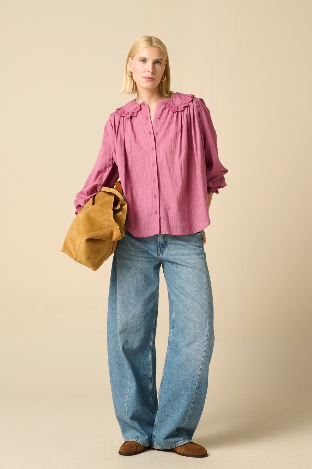 Paarse blouse met kant