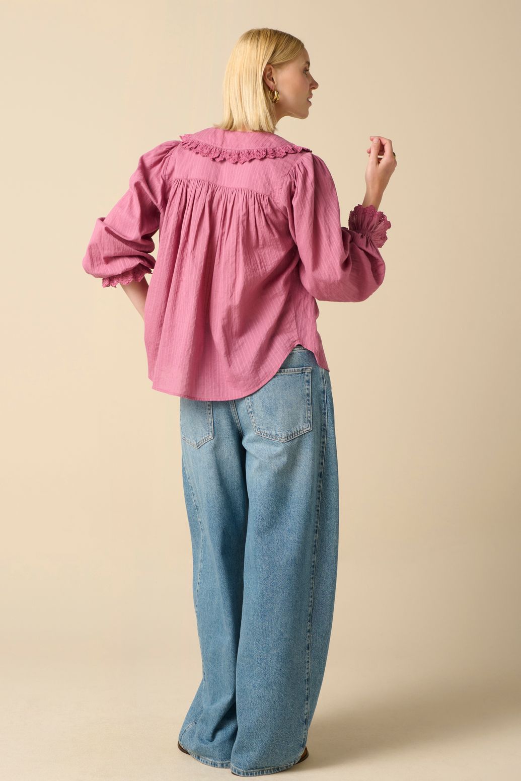 Paarse blouse met kant