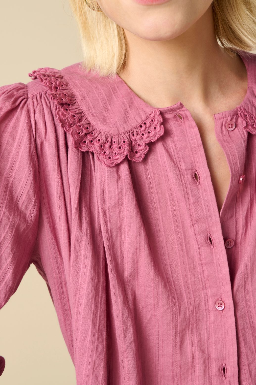 Paarse blouse met kant