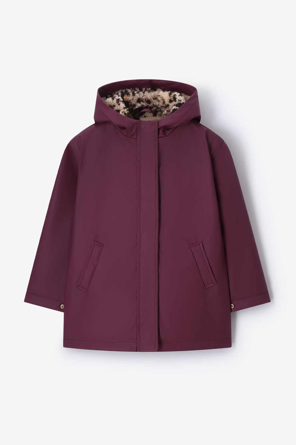 Donkerrode regenjas met leopard teddyvoering
