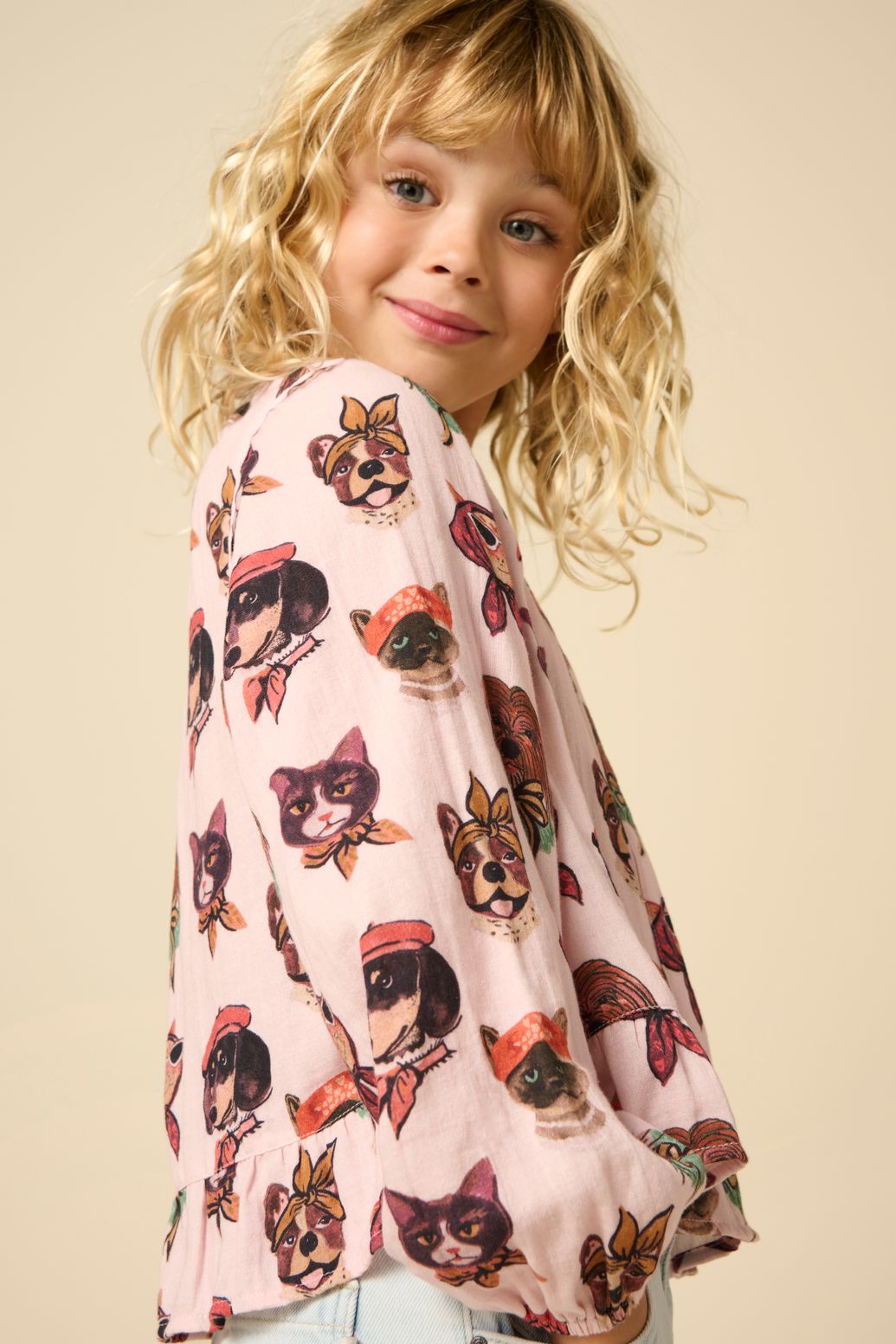 Lichtroze blouse met hondjes print