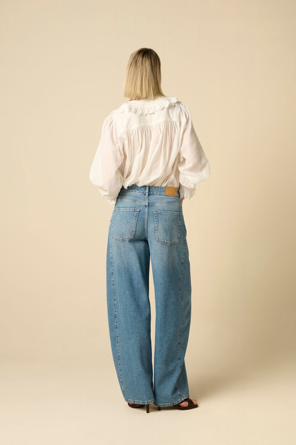 Blauwe mid waist barrel jeans