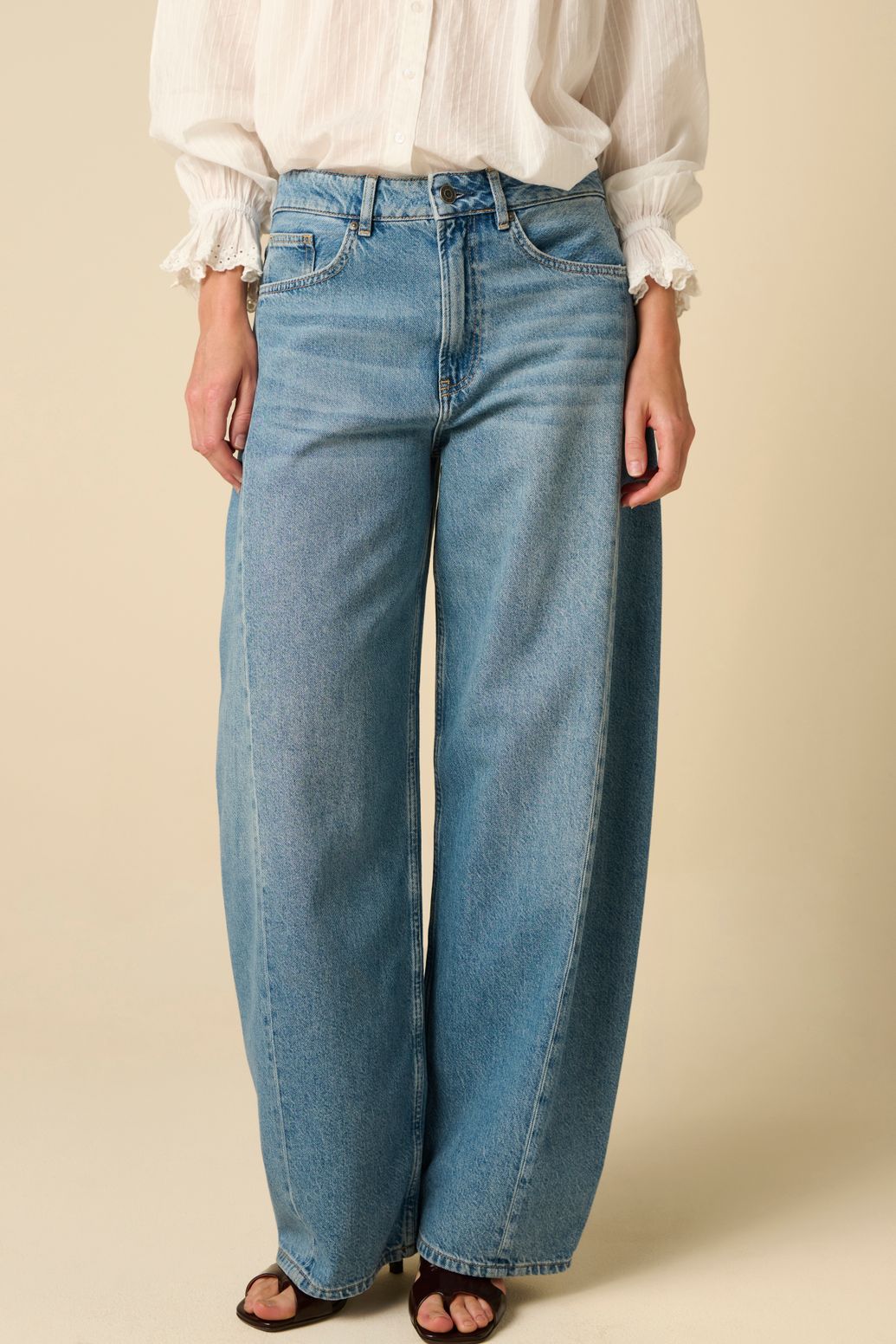 Blauwe mid waist barrel jeans