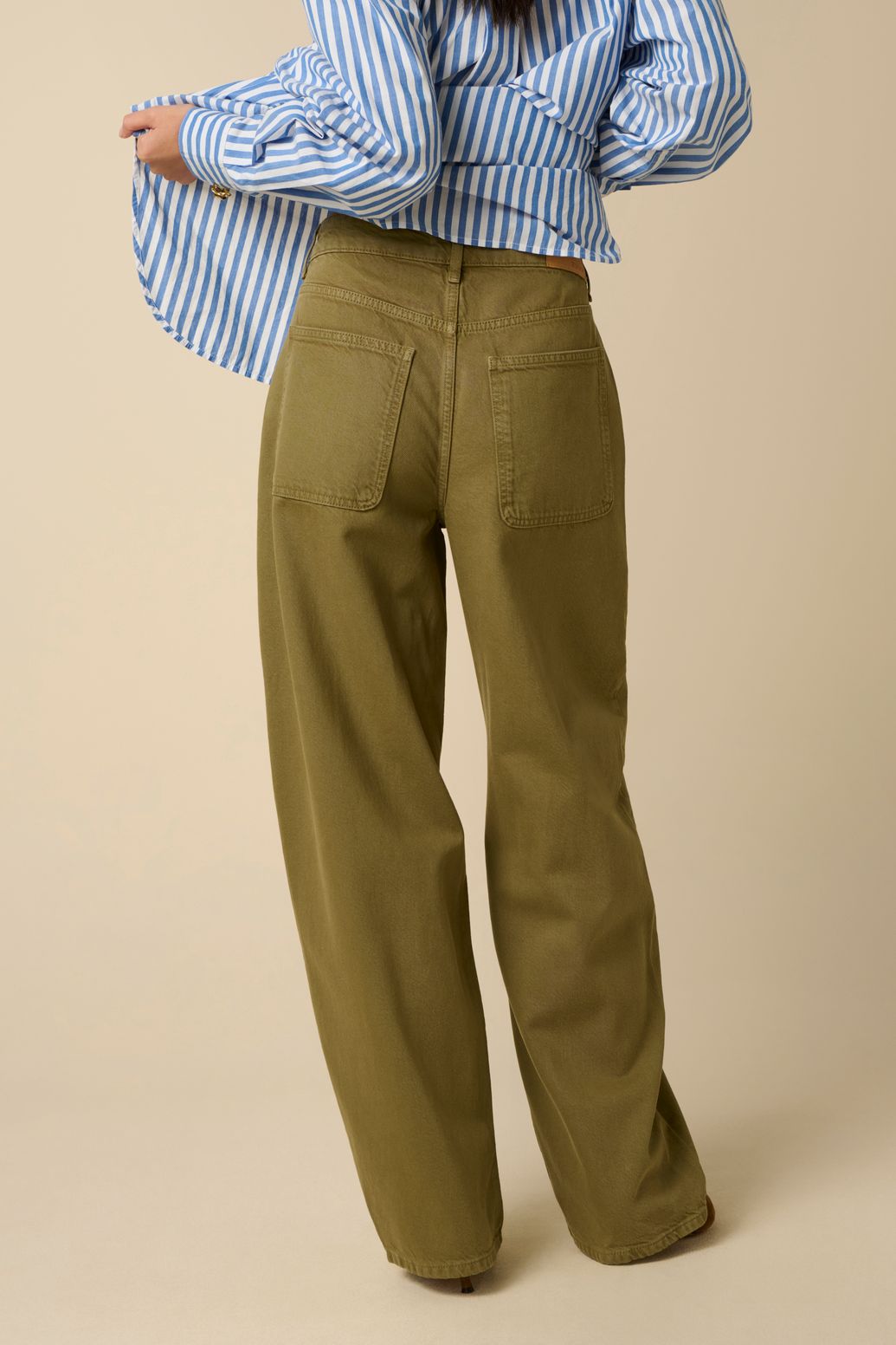 Barrel Jeans mit mittelhoher Taille - dunkelgrün