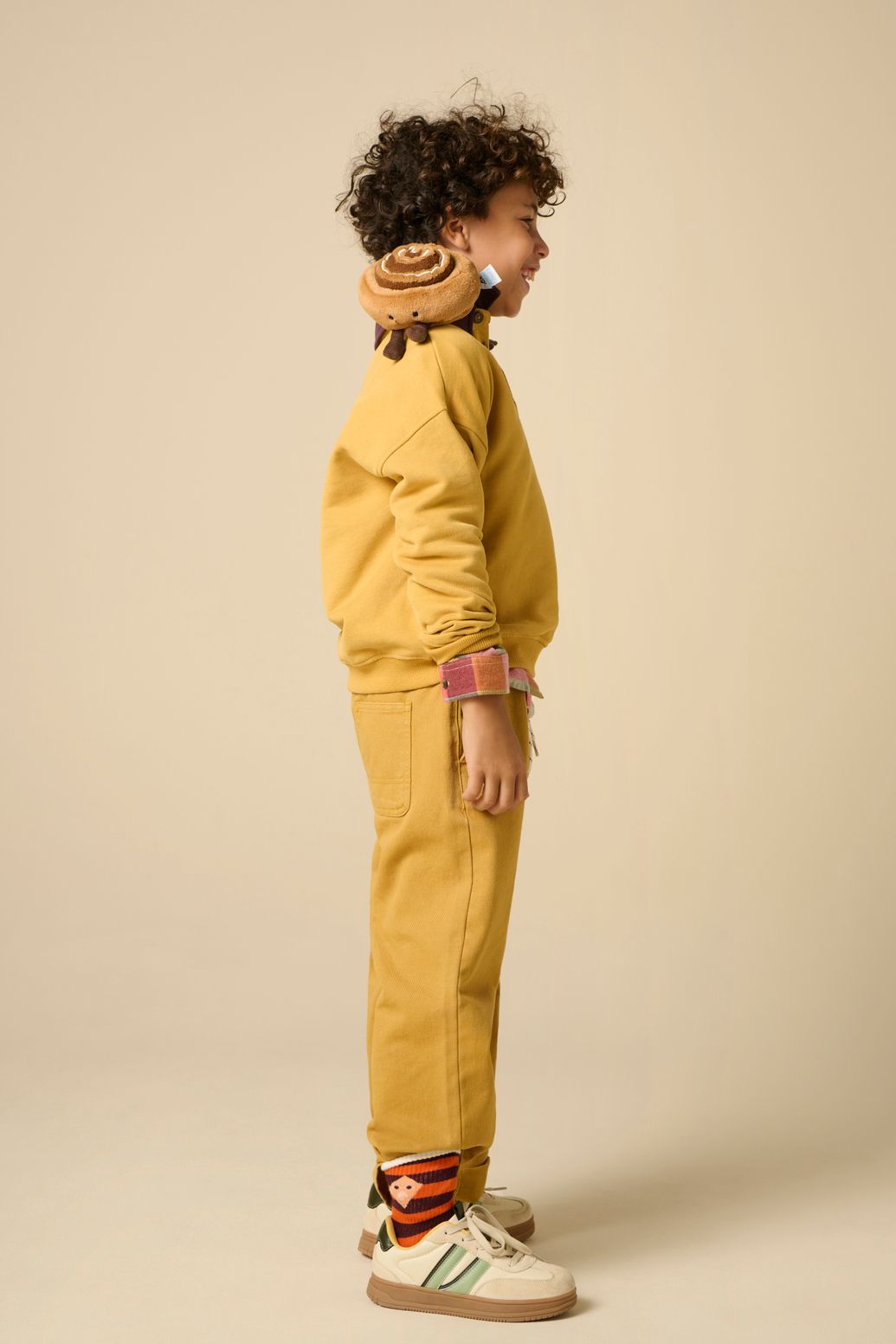 Donkergele mid-rise broek
