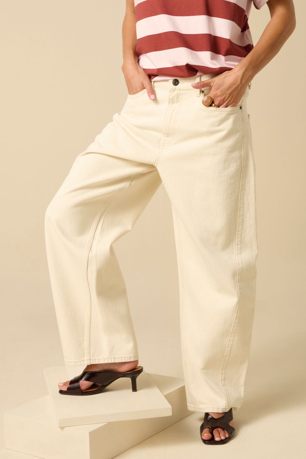 Witte cropped mid waist barrel jeans