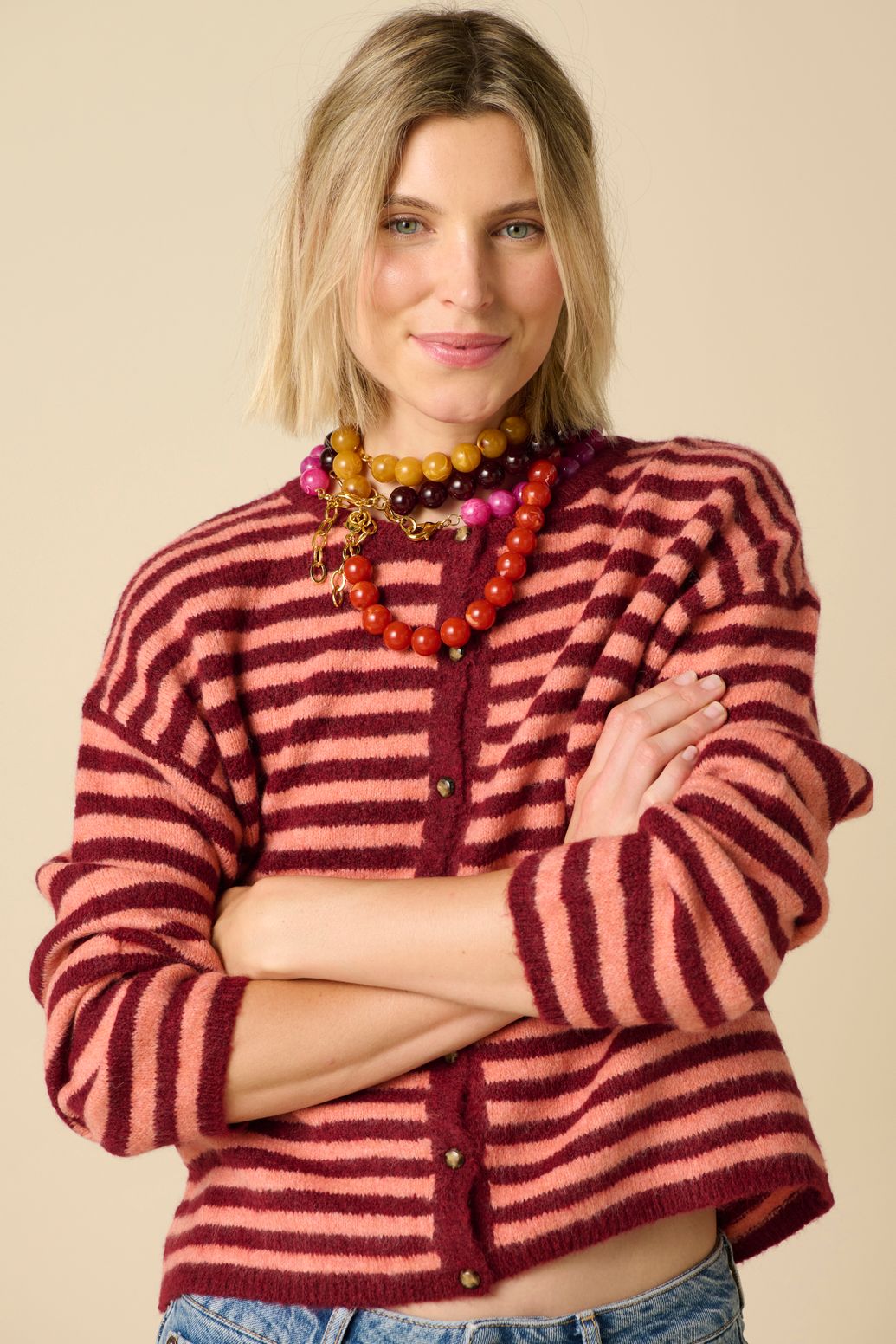 Gestreifte Woll-Strickjacke - dunkelrot