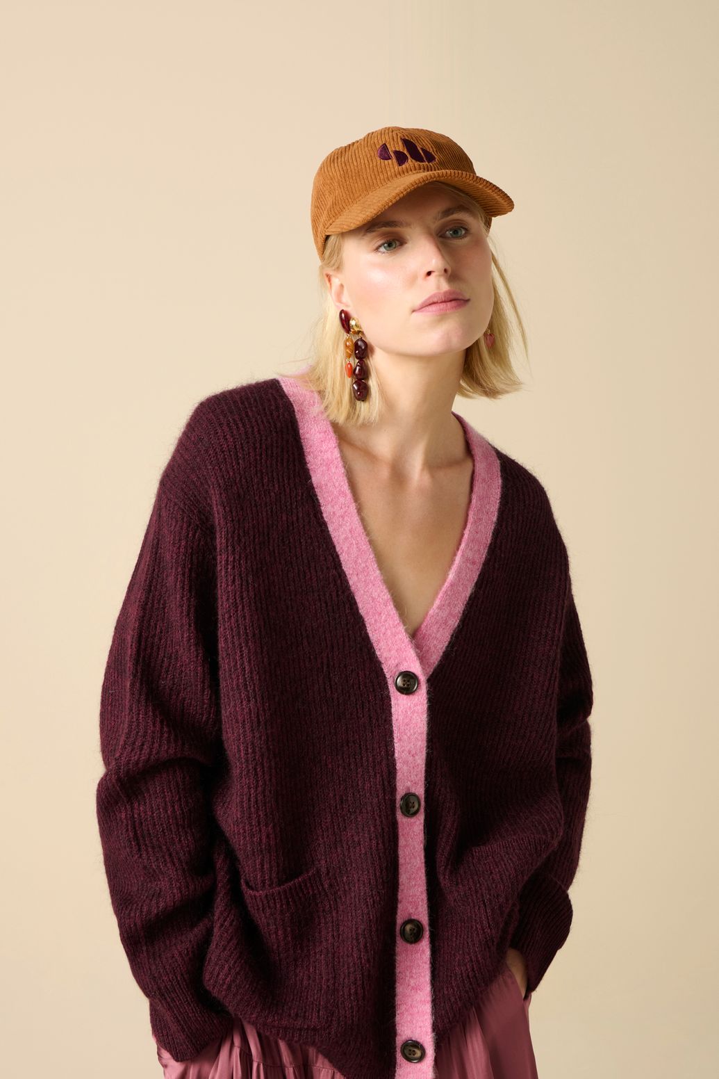Gilet en laine avec col V - rouge foncé