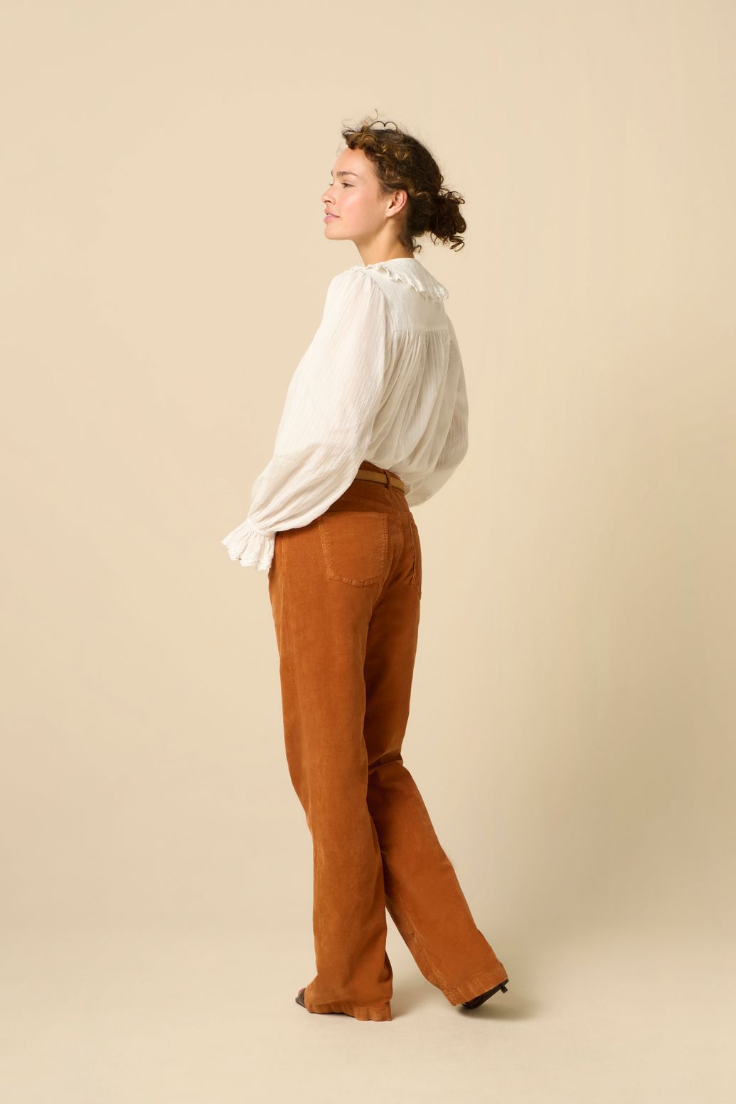 Bruine hight waist corduroy flaired broek