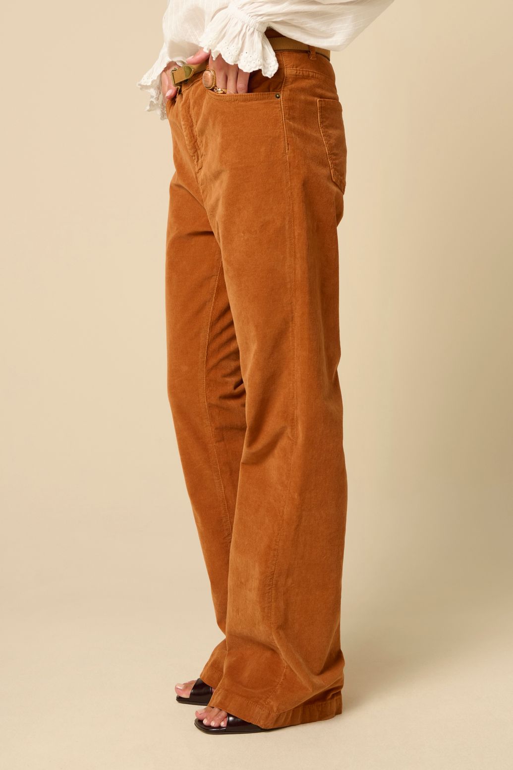 Bruine hight waist corduroy flaired broek
