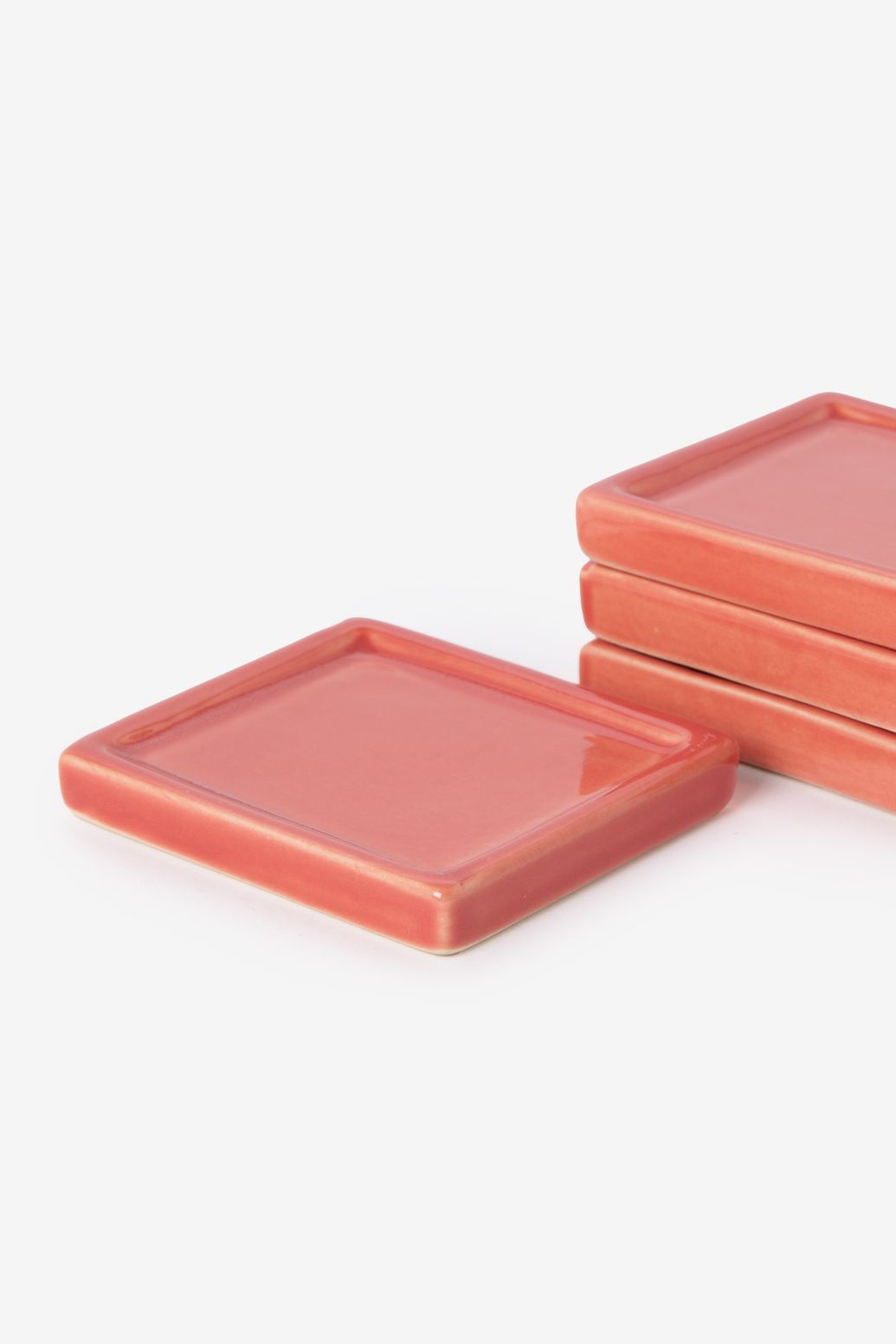 Donkerroze glazed schaaltjes